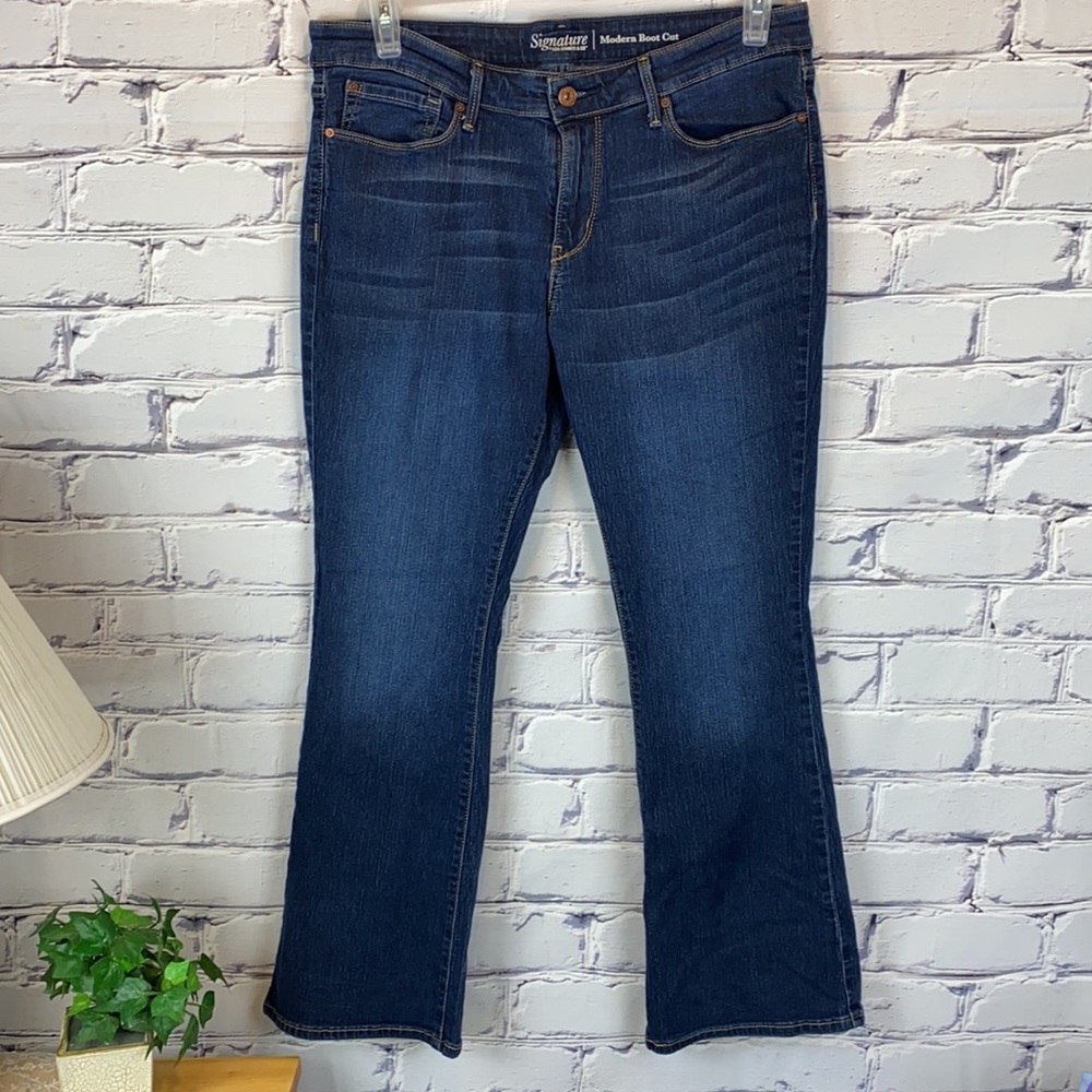 Levi’s Signature Modern Boot Cut size 16